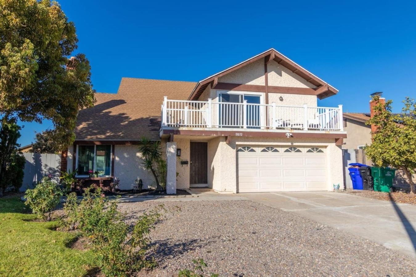 Holiday home 515) Modern 5 Bedrooms Great Outdoor Space *